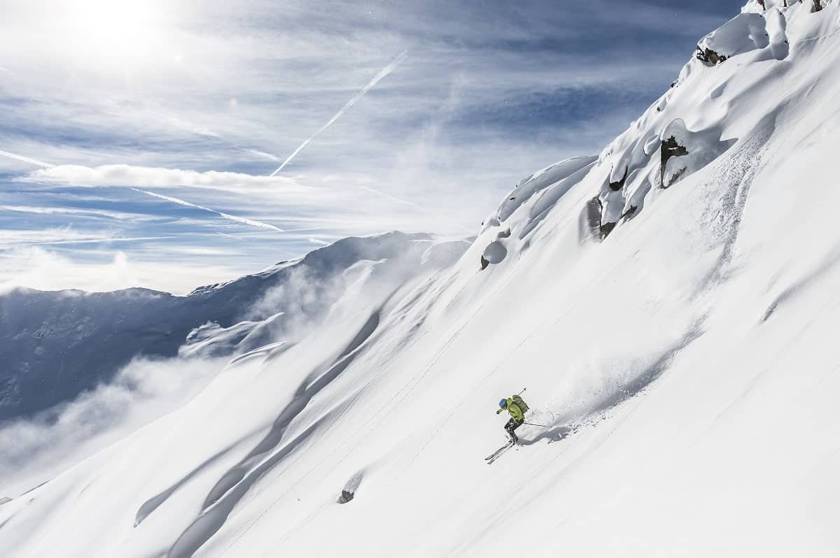 You are currently viewing 5 Best Ski Movies of All Time: A Thrilling Slope Adventure